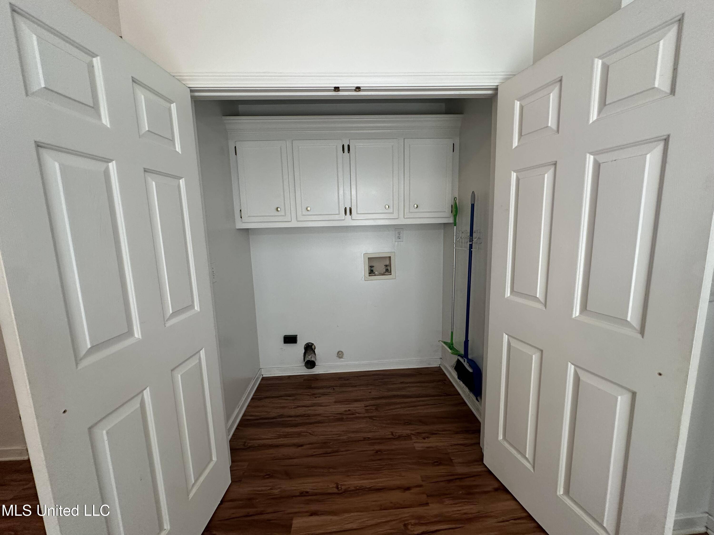 Richland, MS 39218,410 Twisted Oak Cove Cove