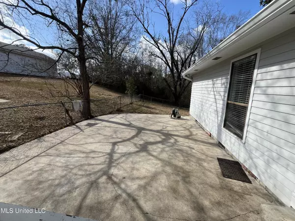 Bay Springs, MS 39422,27 N Third Street