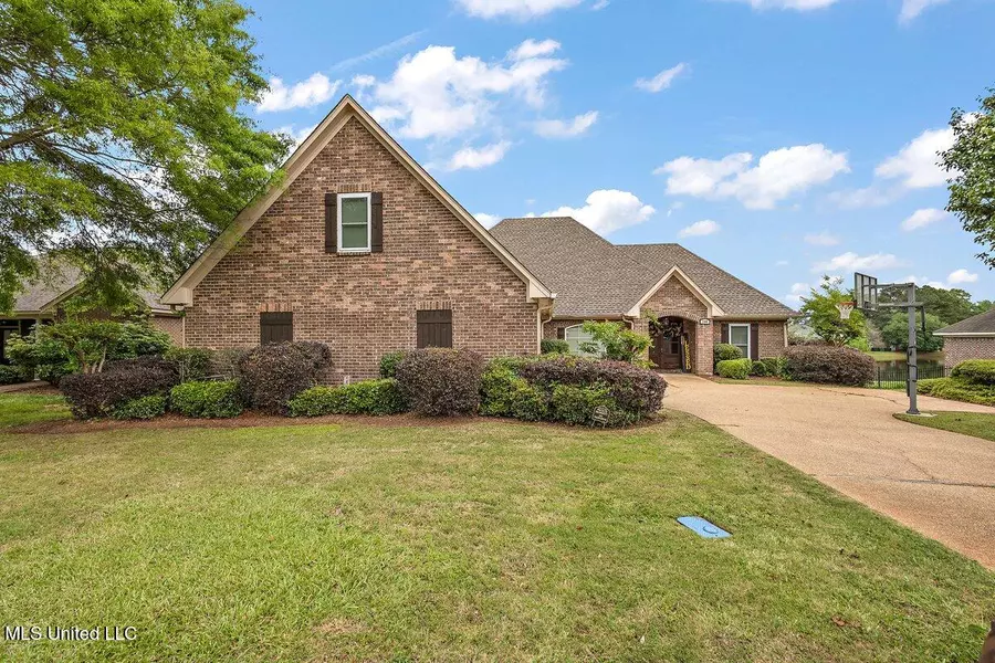 706 Meadow View Cove, Byram, MS 39272