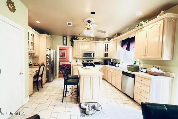 Ocean Springs, MS 39564,3600 Dijon Avenue