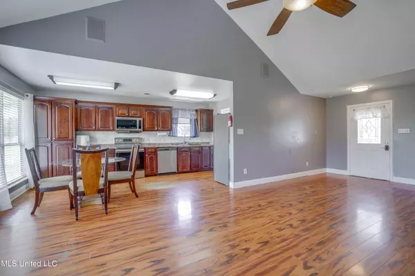 Picayune, MS 39466,16 Hawthorne Road