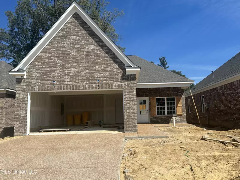 319 Flower Garden Drive, Southaven, MS 38671