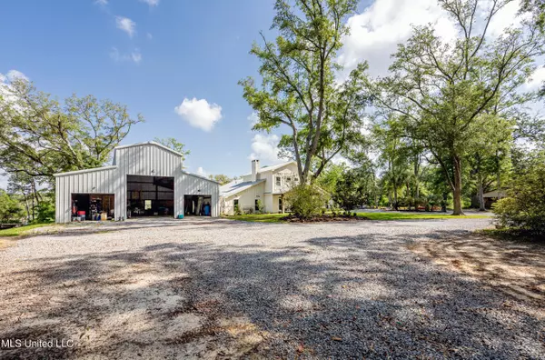 Ocean Springs, MS 39564,8912 Dixie Street