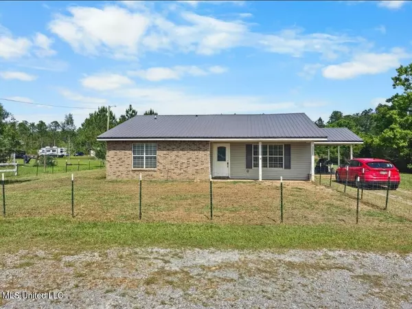 17206 Gardenia Street, Kiln, MS 39556