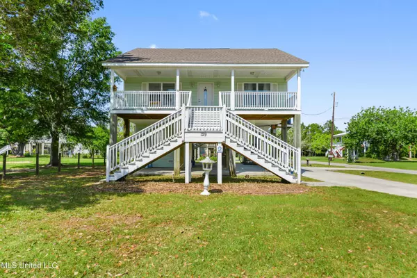 129 Sears Avenue,  Waveland,  MS 39576
