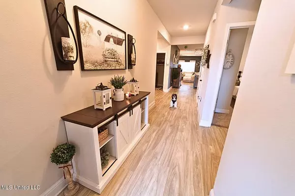 Ocean Springs, MS 39564,7340 Shearwater Way
