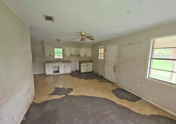 Crystal Springs, MS 39059,103 Pacific Circle