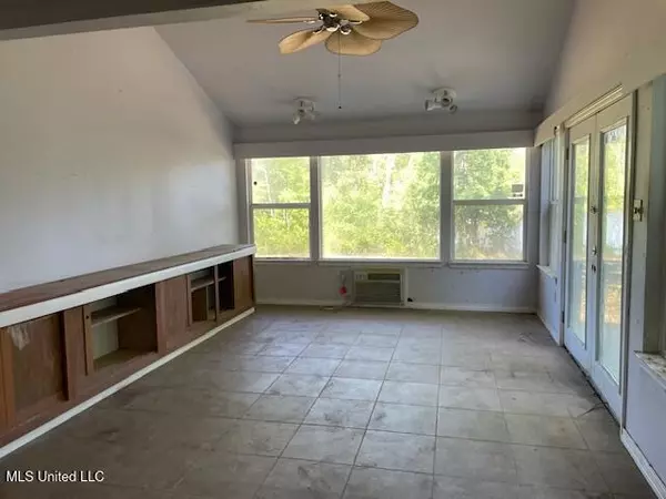 Gulfport, MS 39503,10411 Riverroad Drive