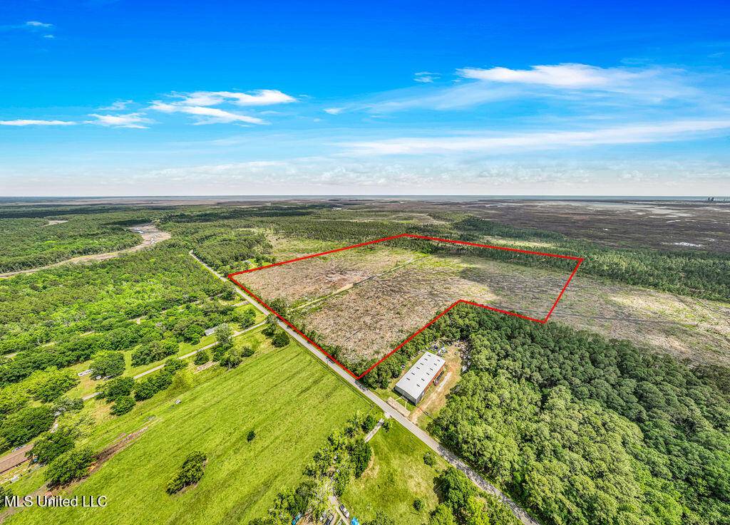 3 Bayou Cumbest Road, Moss Point, MS 39562