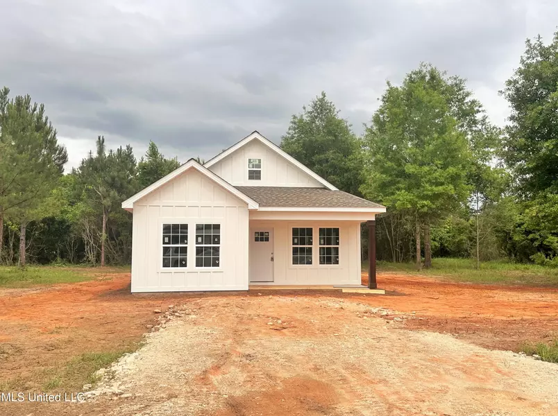 118 Shannon Lane, Lucedale, MS 39452