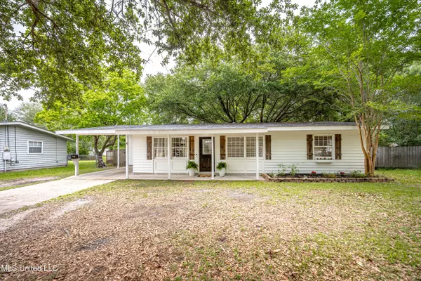 2306 Dogwood Street, Pascagoula, MS 39567