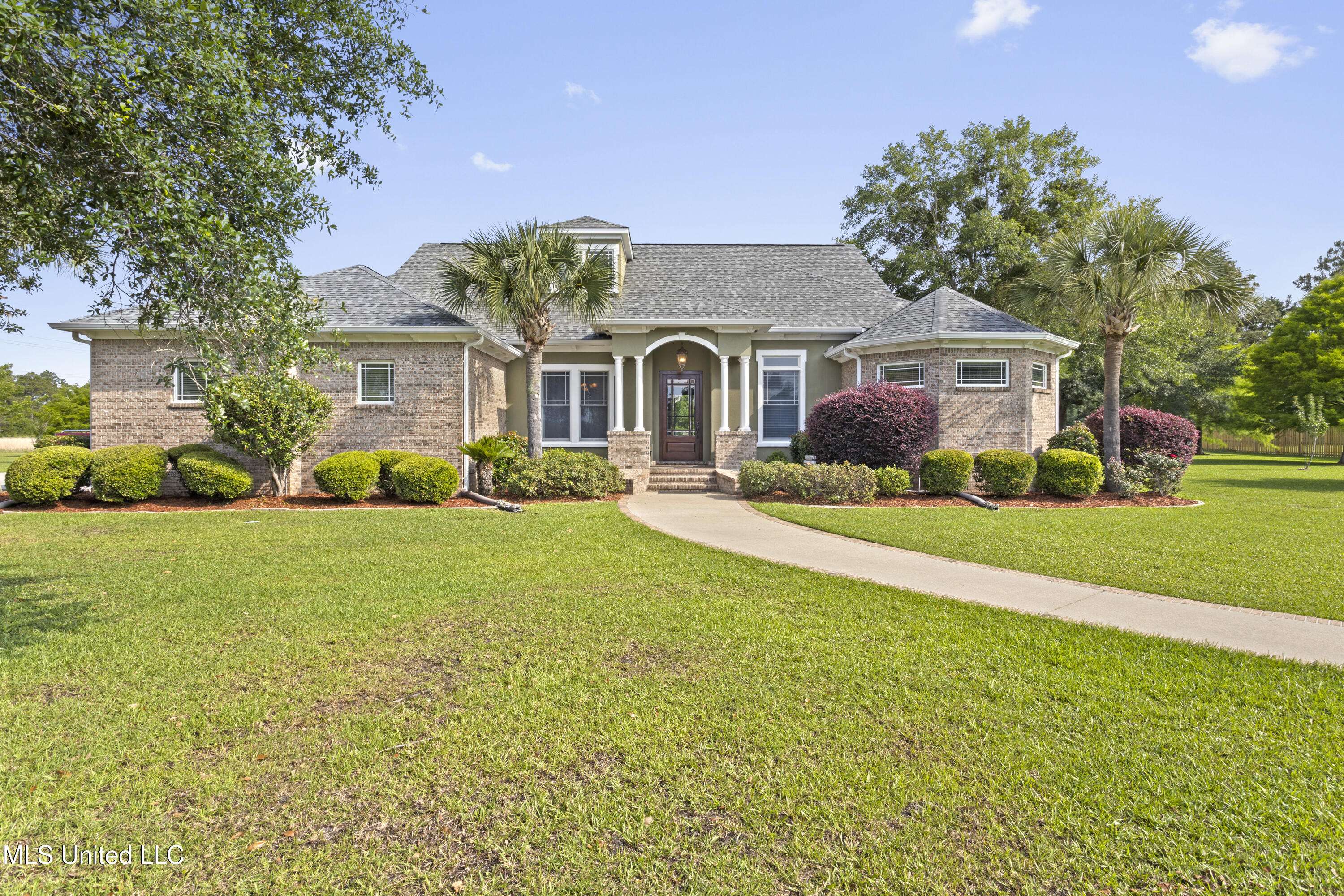 12240 S Lake Forest Drive, Gulfport, MS 39503