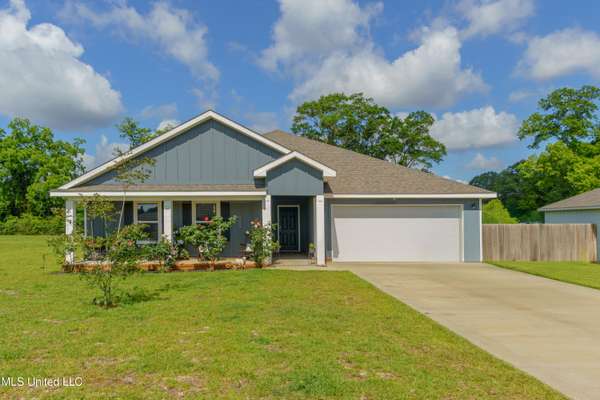 154 Magnolia Farms Drive, Lucedale, MS 39452