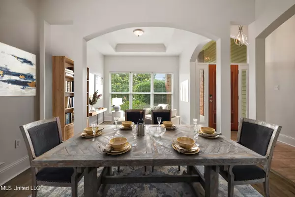 Ocean Springs, MS 39564,2509 Rue Beaux Chenes