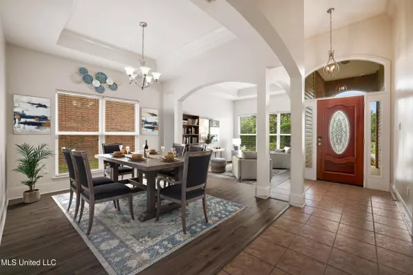 Ocean Springs, MS 39564,2509 Rue Beaux Chenes