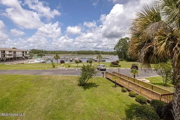 Ocean Springs, MS 39564,3230 Cumberland Road #41