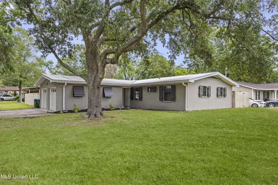2604 Fernwood Street, Pascagoula, MS 39567