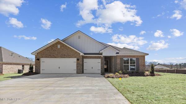 726 Honeysuckle Loop, Canton, MS 39046