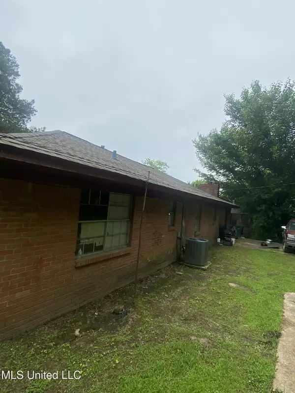 Canton, MS 39046,351 E Academy Street
