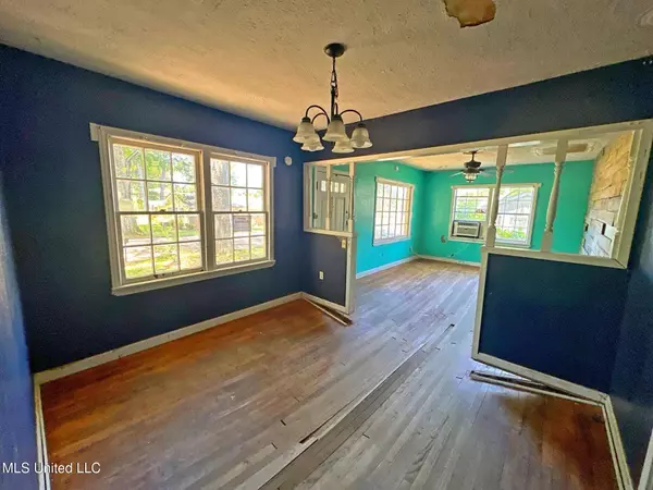 Magee, MS 39111,117 SE 5th Avenue