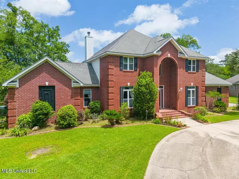 6015 Monticilla Circle, Ocean Springs, MS 39564