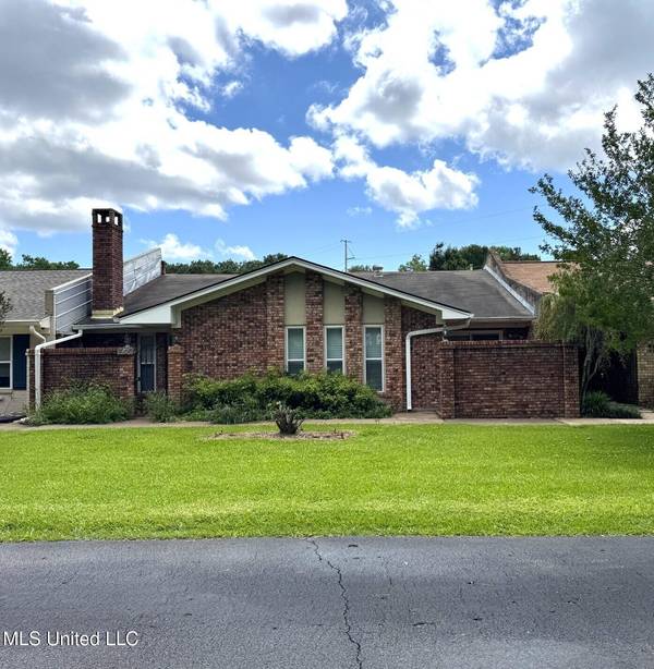 706 Melrose Montebello Parkway, Natchez, MS 39120
