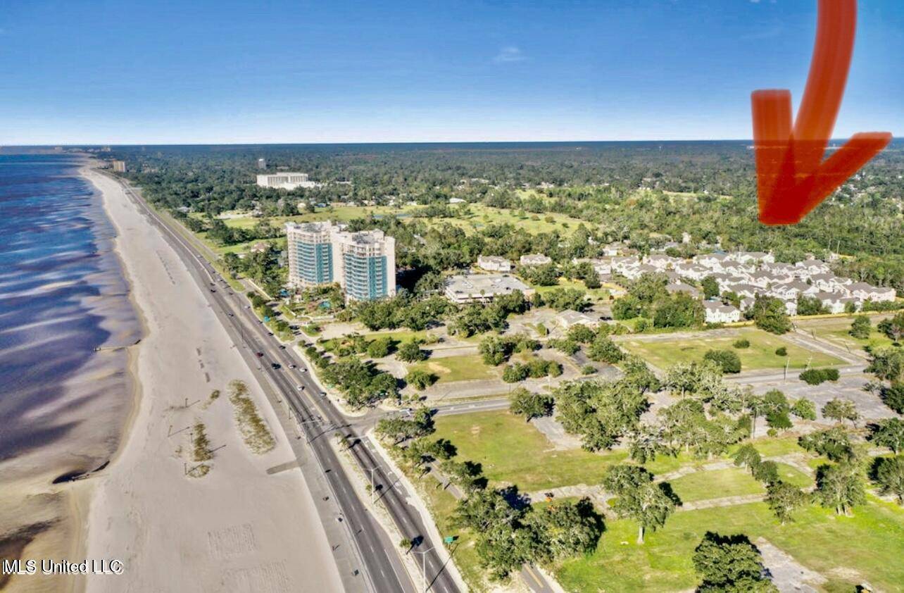 Gulfport, MS 39507,2252 Beach Drive #305
