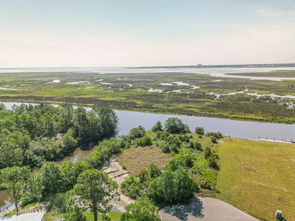 Diamondhead, MS 39525,334 Puunani Place