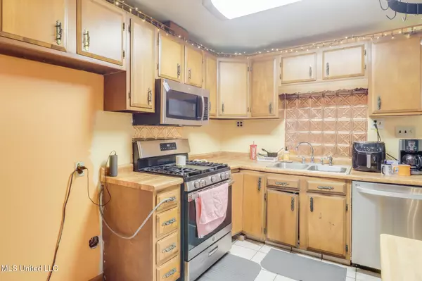 Long Beach, MS 39560,7041 Bosarge Road