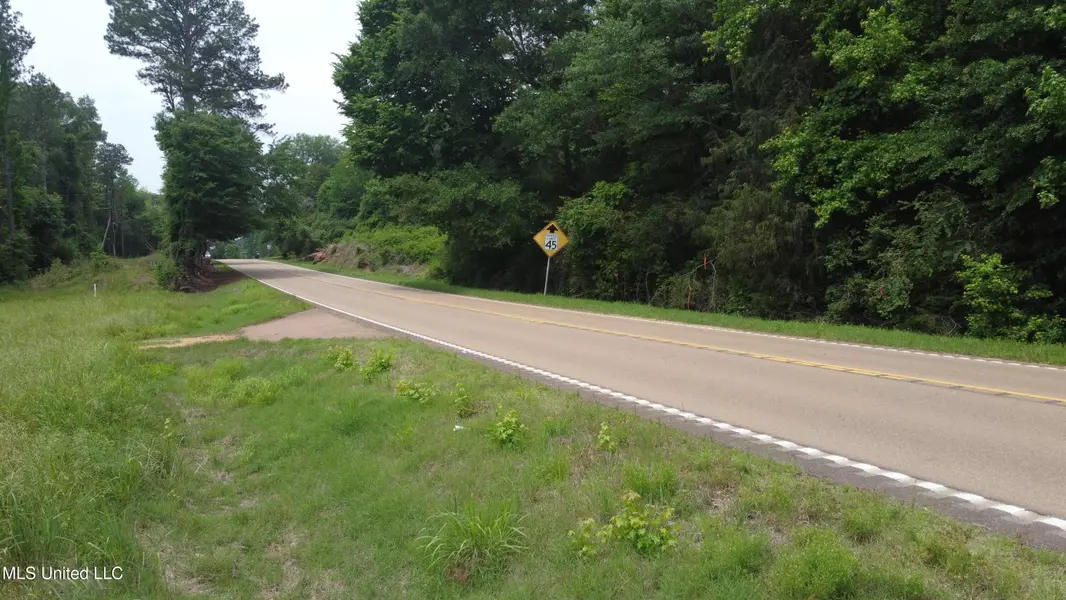 Highway 4 E, Senatobia, MS 38668