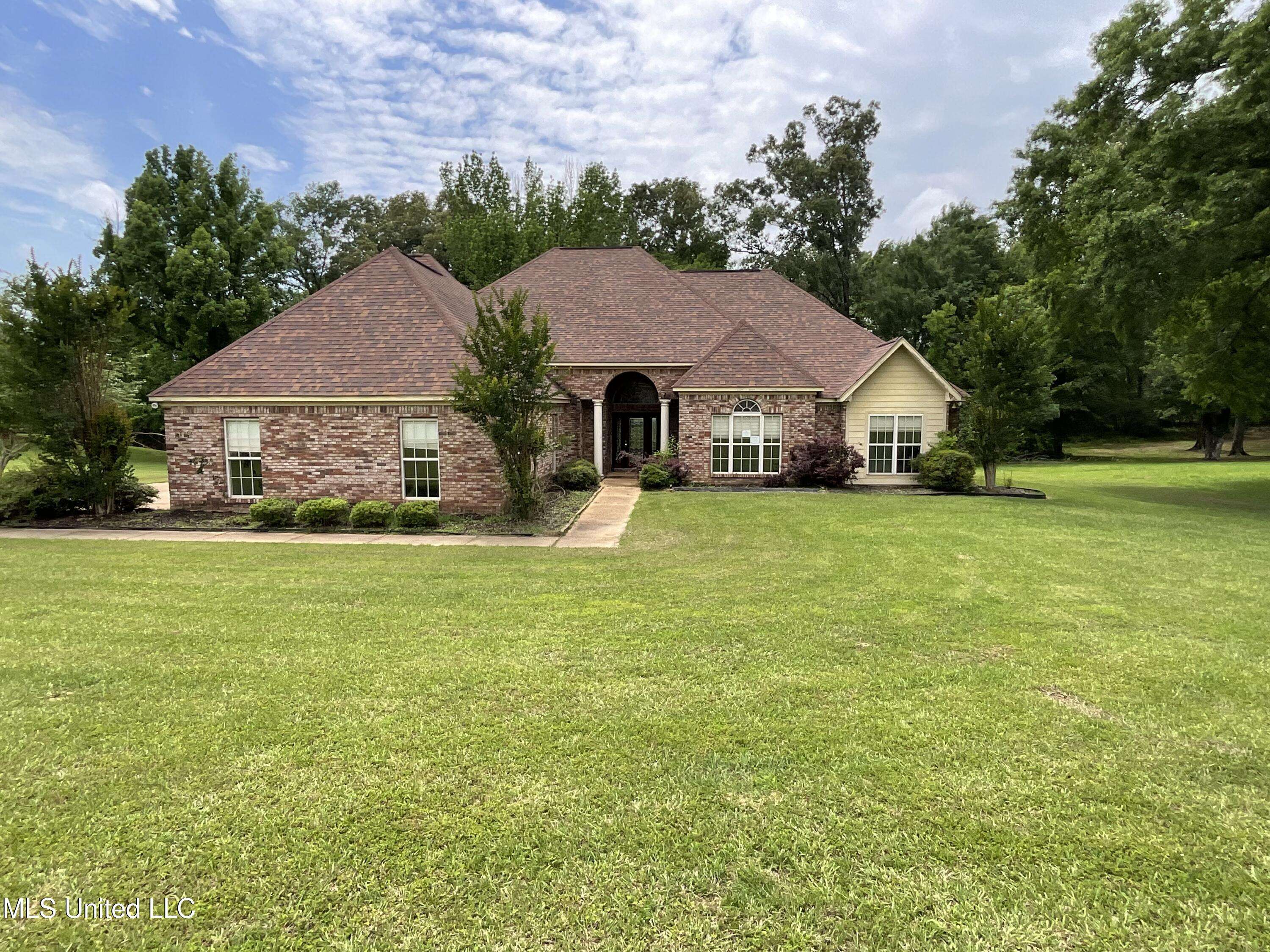 221 Pearlie Owens Drive, Byram, MS 39212