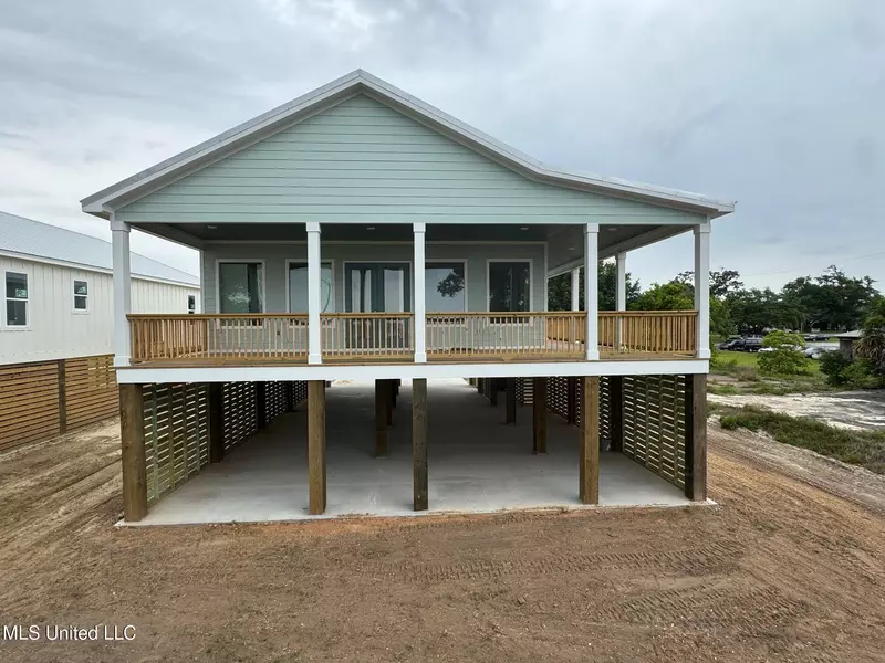 536 Beach Drive, Gulfport, MS 39507