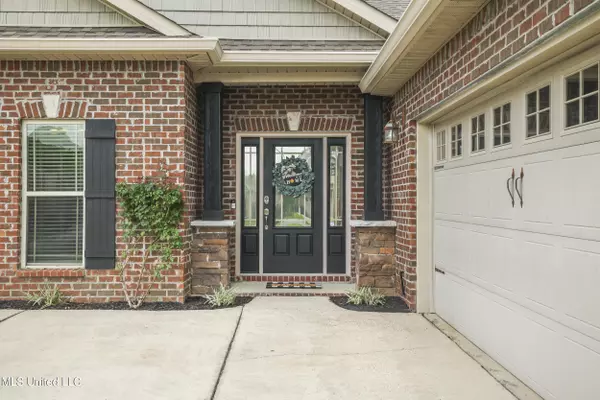 Biloxi, MS 39532,13111 Hawthorn Drive