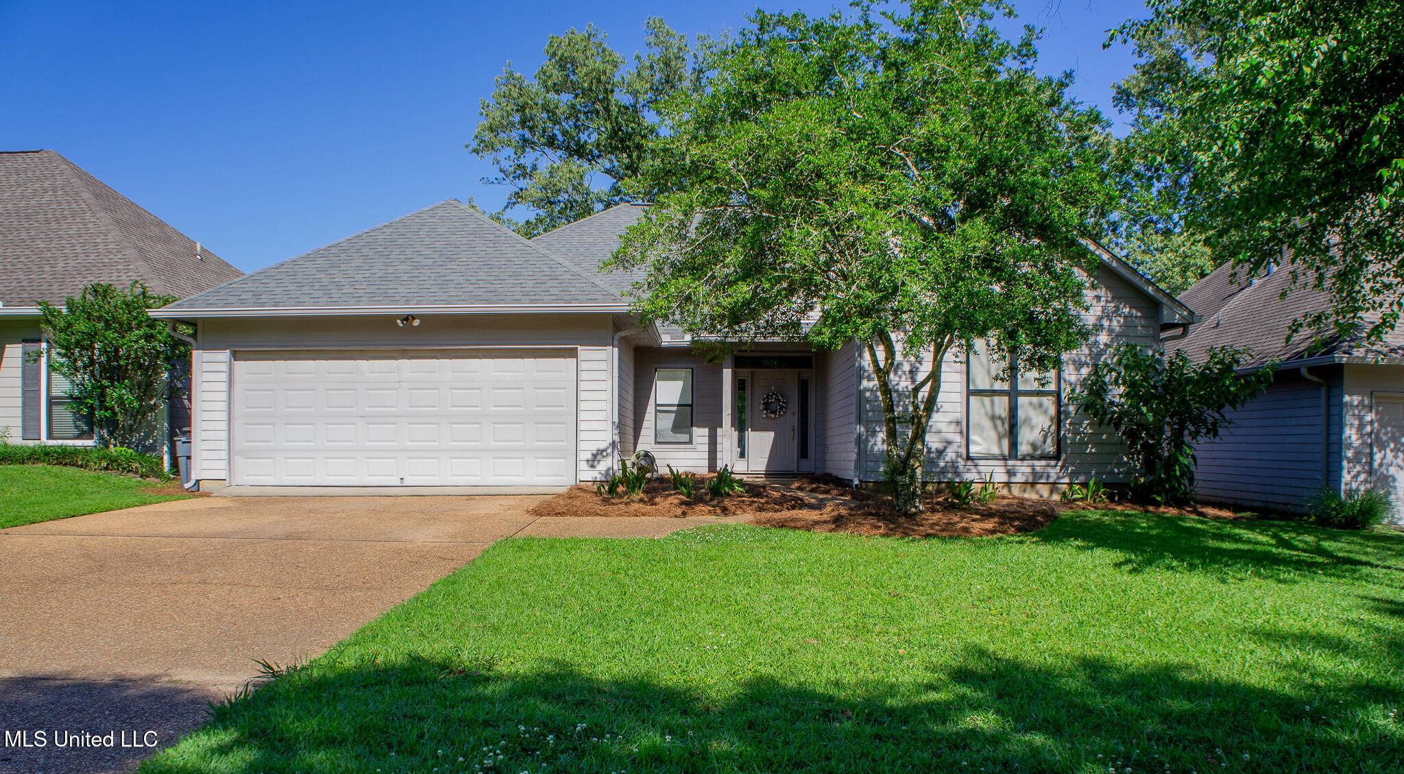 Canton, MS 39046,414 Spike Ridge