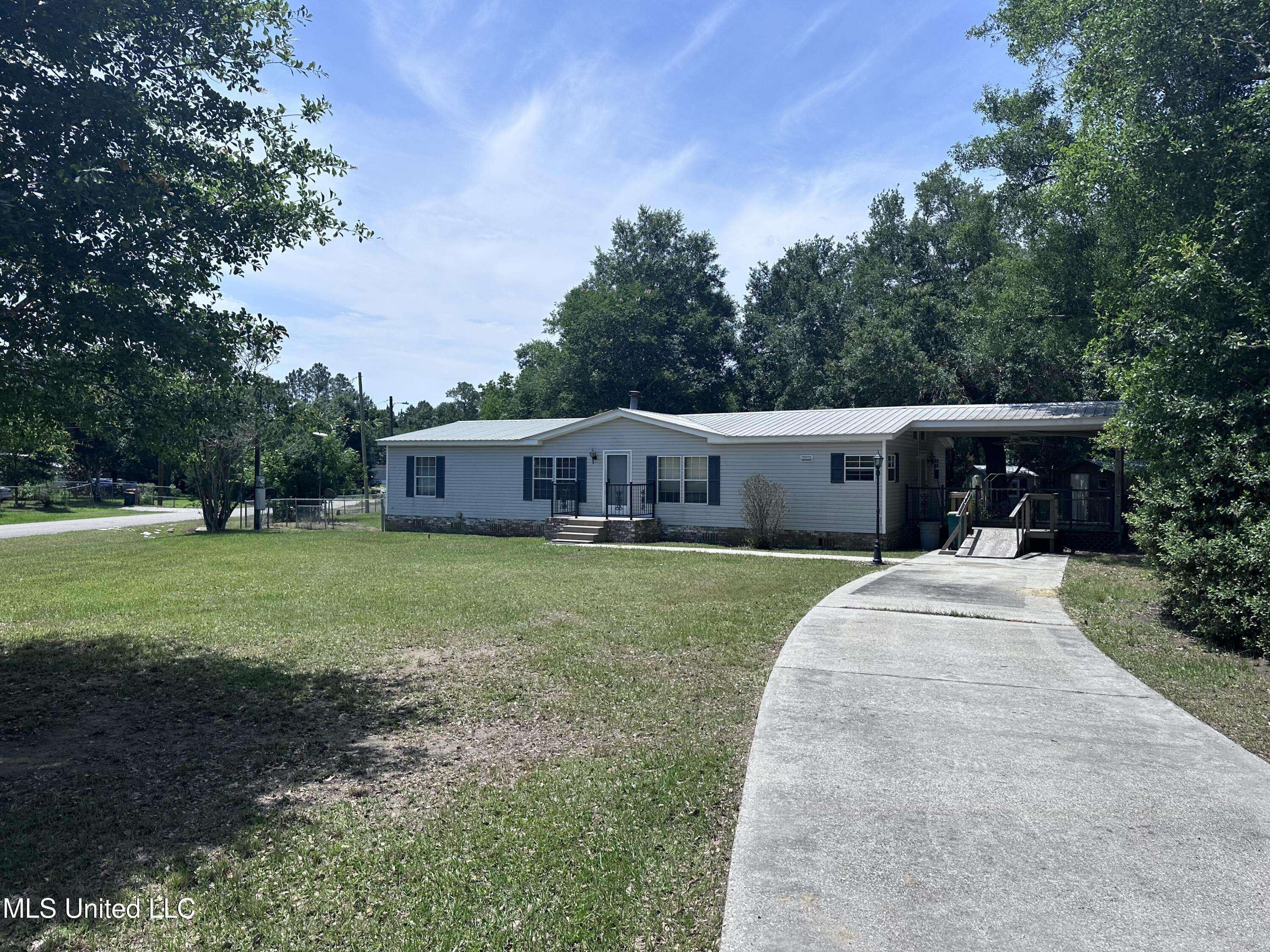 18241 Robin Oaks Drive, Gulfport, MS 39503