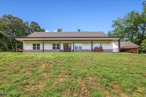 Sarah, MS 38665,335 Aaron Road