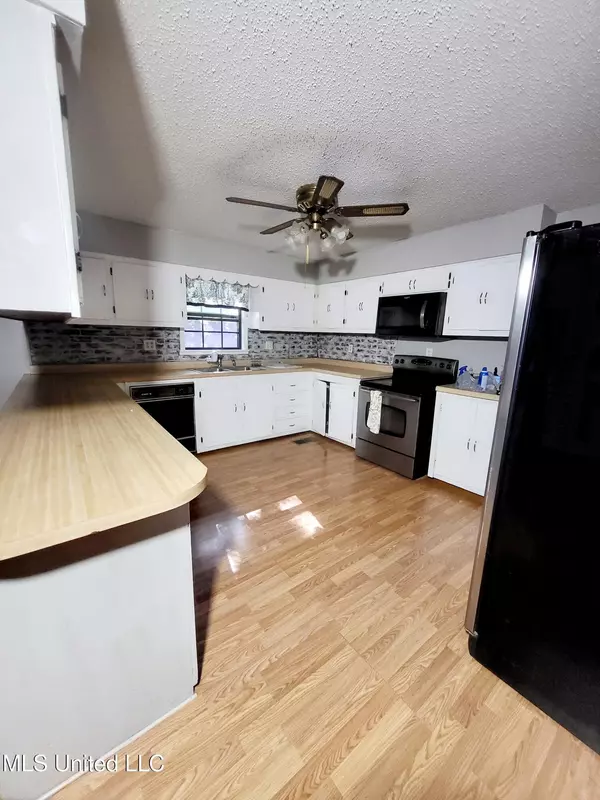 Sardis, MS 38666,98 Danny Lane