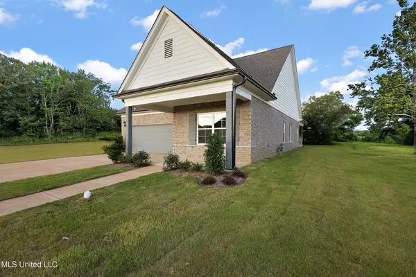 Walls, MS 38680,6360 Acorn Way