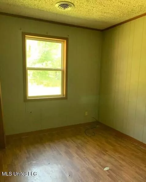 Eupora, MS 39744,65 Pat Avenue