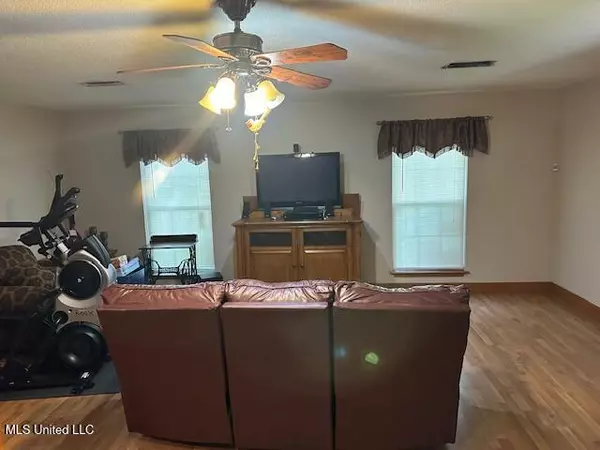 Pascagoula, MS 39581,4111 Ingalls Avenue