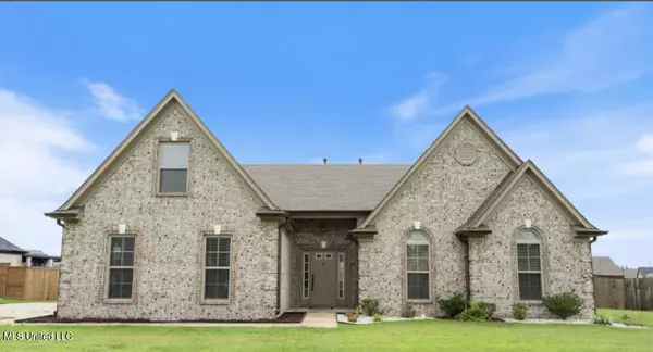 6484 Anna May Drive, Walls, MS 38680