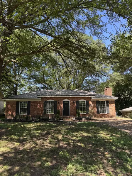 8327 Colonial Hills Cove, Southaven, MS 38671