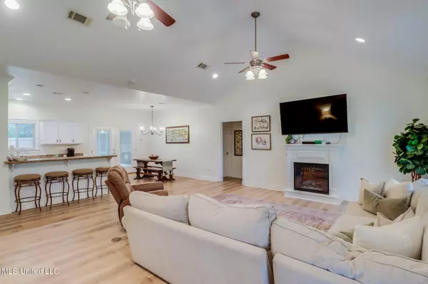 Ocean Springs, MS 39564,6811 Old Fort Bayou Road