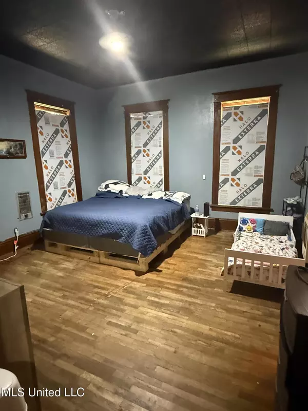 Grenada, MS 38901,1057 Adams Street