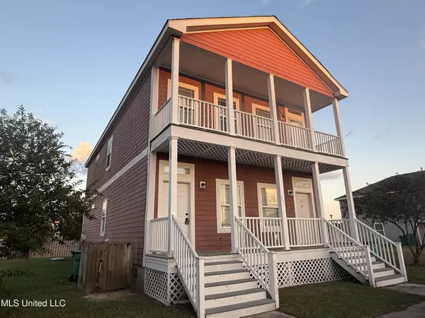 2000 Magazine Street #A, Ocean Springs, MS 39564