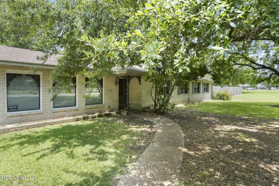 5539 Gates Avenue, Long Beach, MS 39560