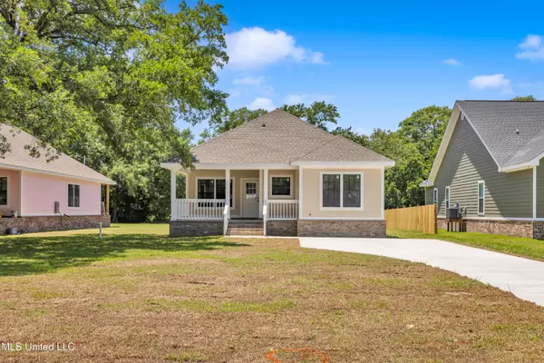 1415 Mantou Street, Pascagoula, MS 39567