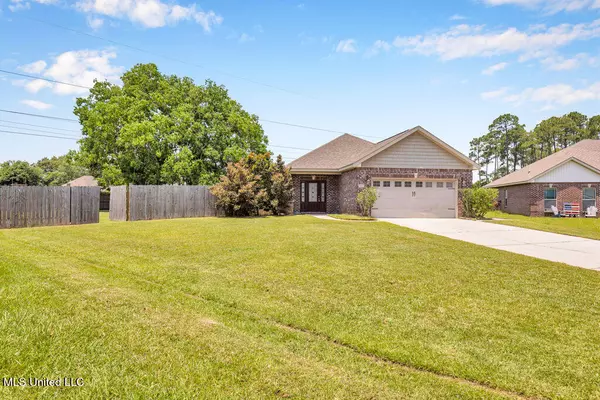 Ocean Springs, MS 39564,1017 Pelican Cove