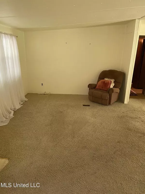 Vicksburg, MS 39180,337 Magnolia Road