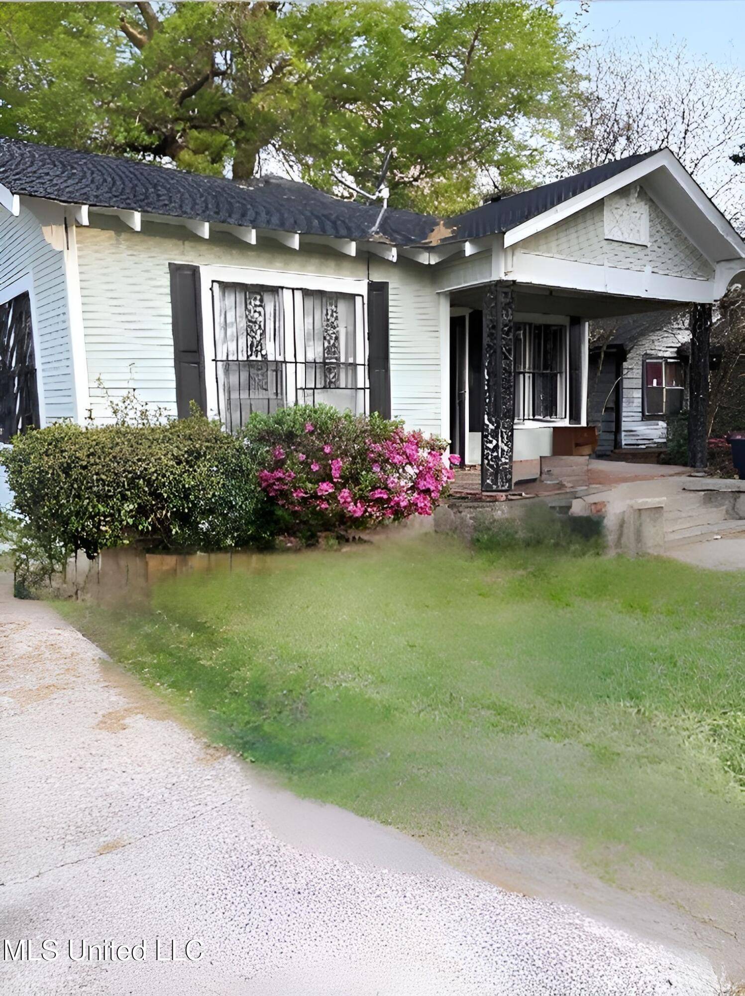423 Cedar Street, Greenville, MS 38701